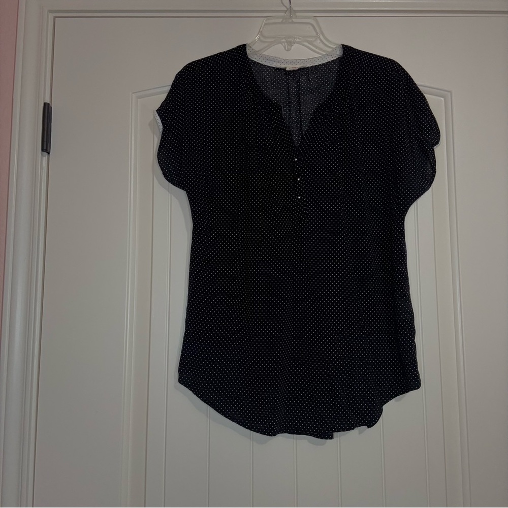 Black/White Polka Dot Silver Button Women Blouse Sz M Cap Sleeve Light Soft Twee